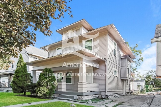 Photo - 1015 W 32nd St