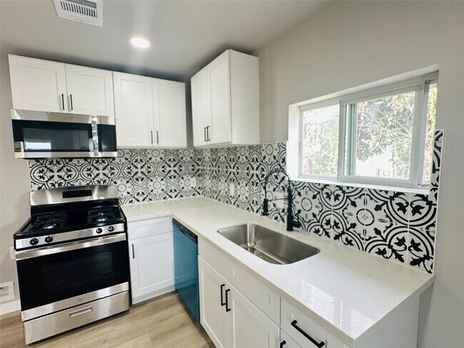 Photo - 4018 Gano St Unit 2