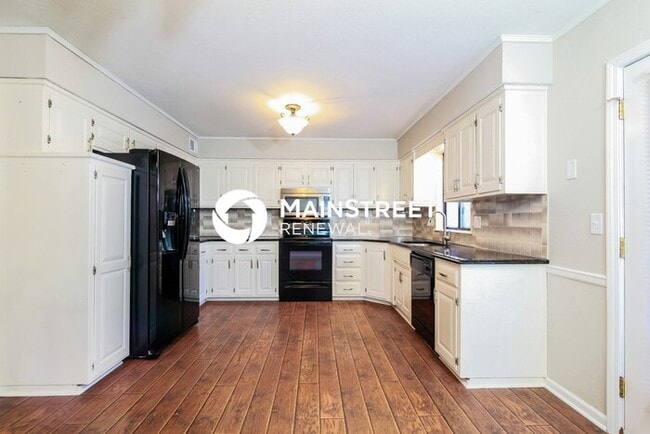 4 Bedroom Pet-Friendly Home in GRANDVIEW, MO with Main Street Renewal