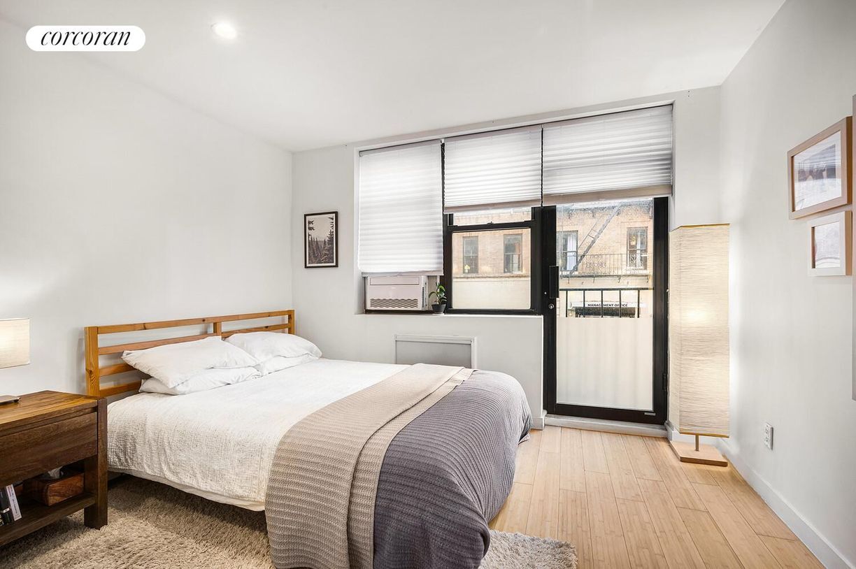 Photo - 237 S 1st St