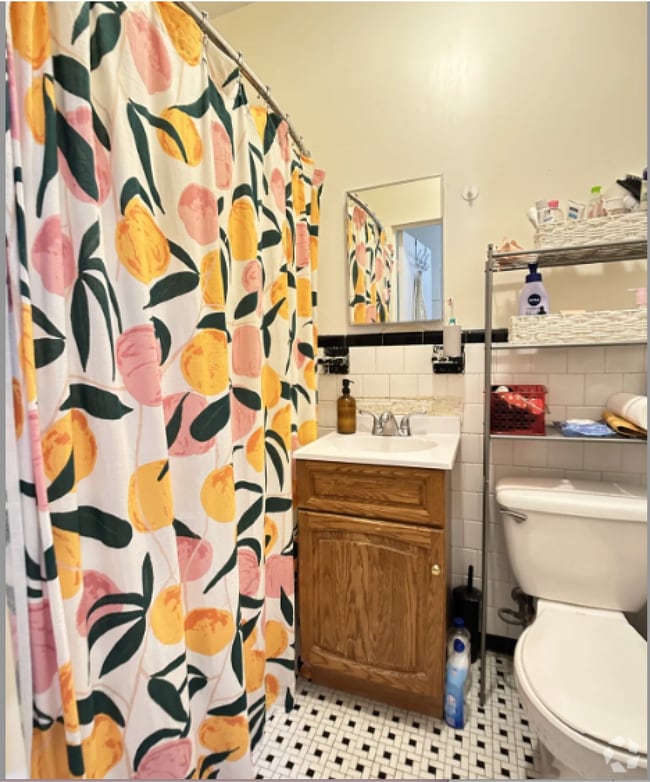 Building Photo - 70 Strathmore Rd Unit #11A Rental