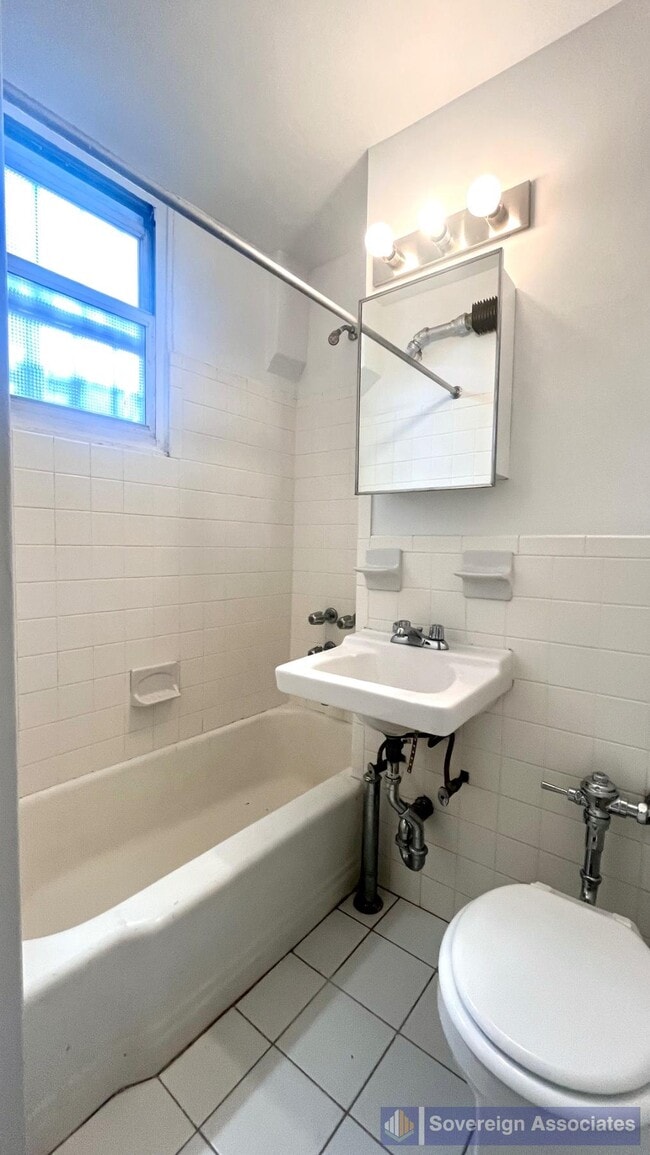 Photo - 936 West End Ave Unidad G17