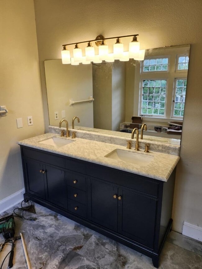 Photo - 2415 Saint Charles Ave Unit H