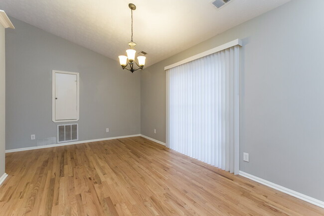 Photo - 1028 Braddock Cir House
