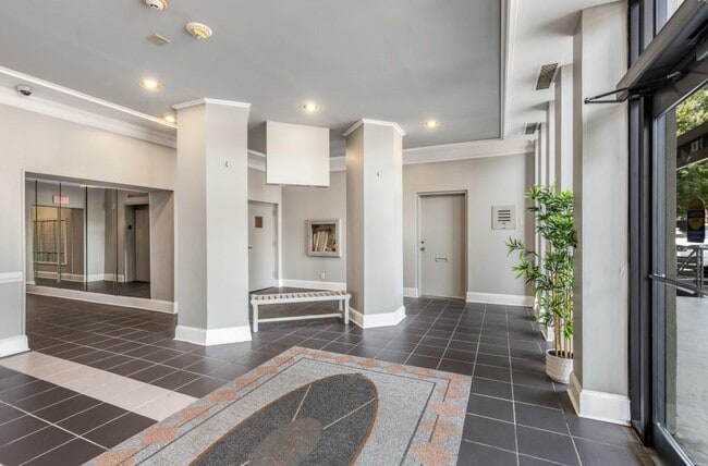 Photo - 2285 Peachtree Rd NE Unidad 608