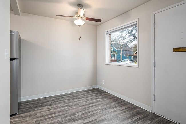 Photo - Hawthorne Court Apartments