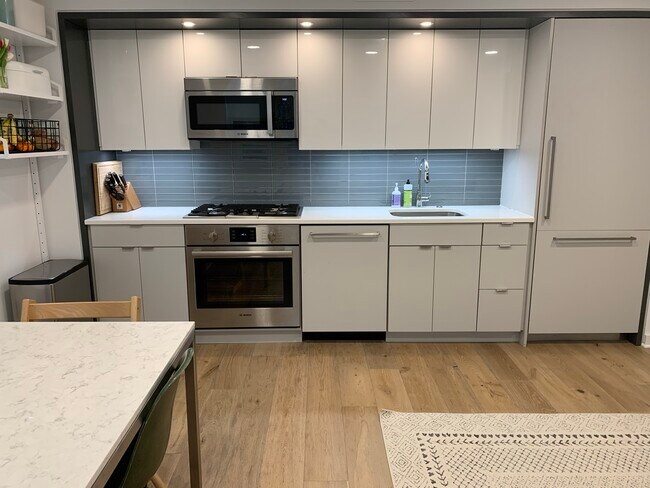 Kitchen - 129 W St NW Unit 101