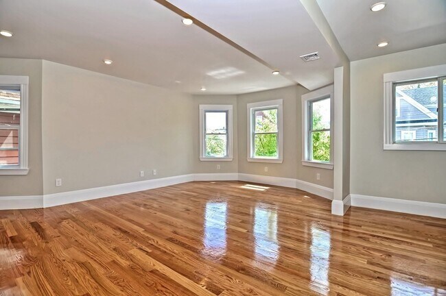 Photo - 12 Emerald St Unit 1