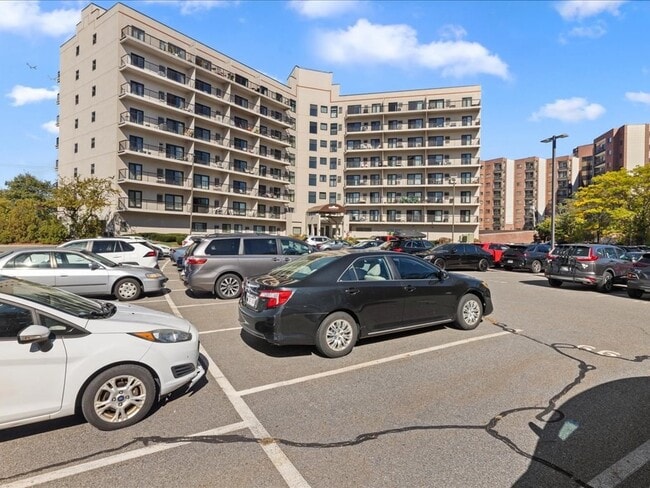 Building Photo - 133 Commander Shea Blvd Unit 609