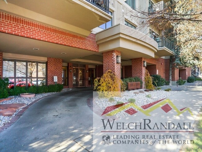 Building Photo - Spacious 2-Bedroom Condo in Prime Downtown Location! Unit 405