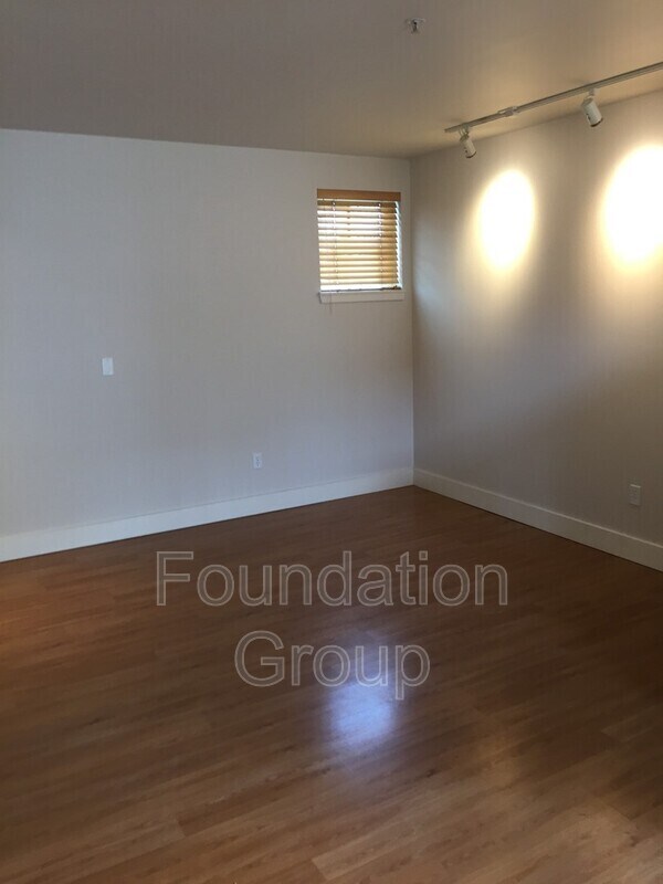 Photo - 4038 Stone Way N