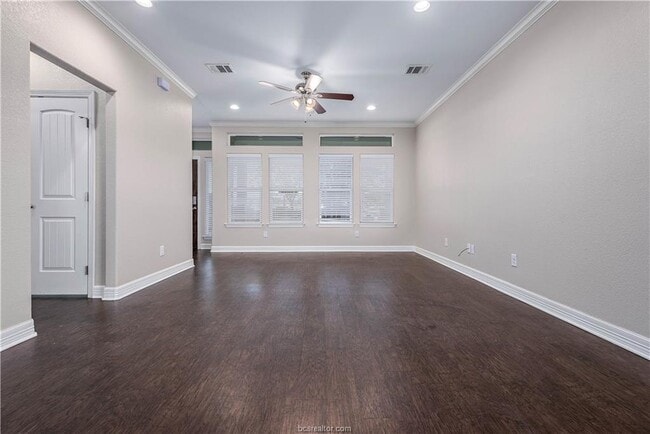 Photo - 1420 Holleman Dr