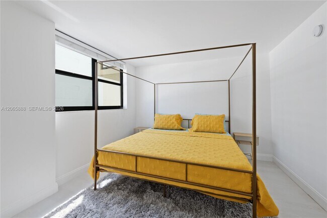 Photo - 1621 Collins Ave Unit 908