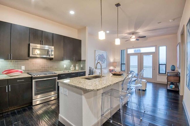 Photo - Midtown on the Rail