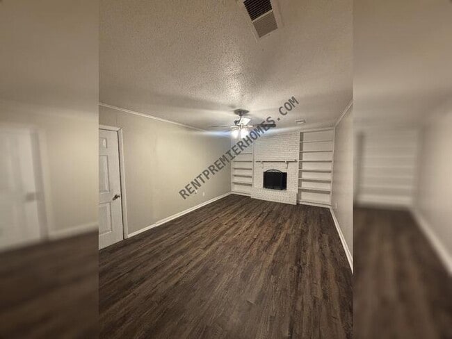 Photo - 2221 Dorchester Dr