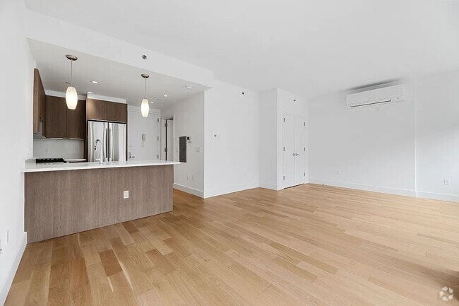 Building Photo - 41-22 24th St Unit 10H Rental