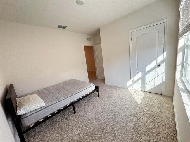 Photo - 1640 Spray Terrace