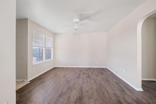 Photo - 2214 Katy Ln