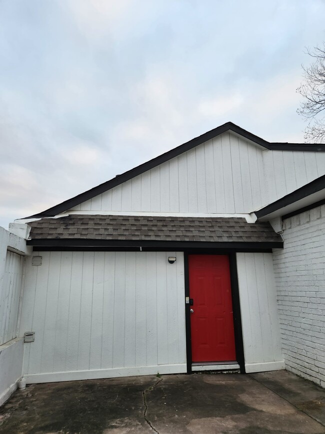 Building Photo - 6732 Avenue V Rental
