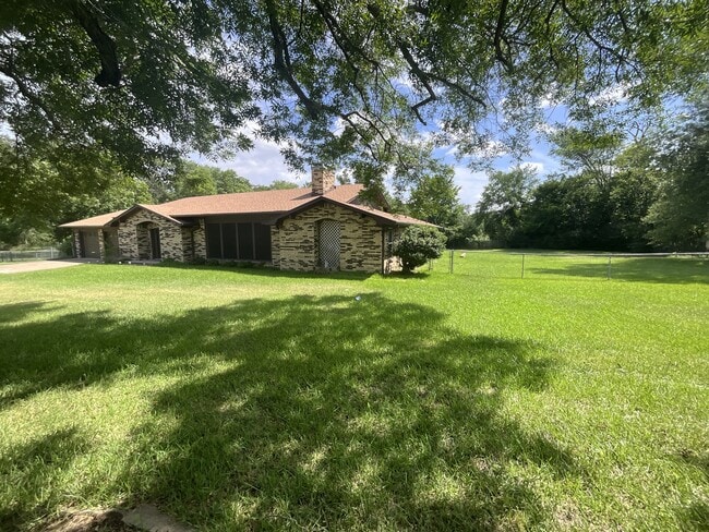 Photo - 530 Hilliard Dr