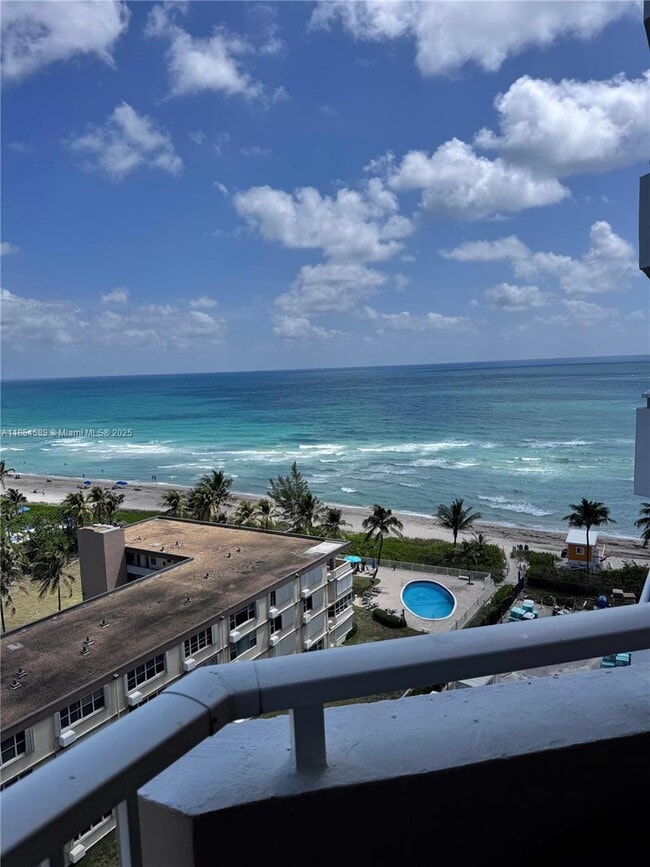 Building Photo - 1950 S Ocean Dr Unit 11D Rental