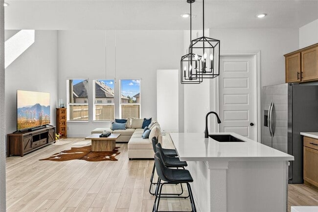 Photo - 481 Darley Oak Dr