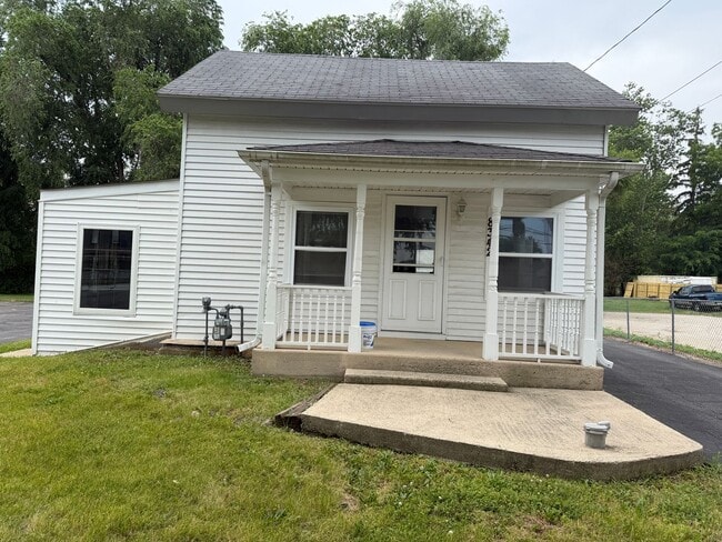 Building Photo - Charming 2 Bedroom, 1 Bathroom Home Available Now in Salem Lakes