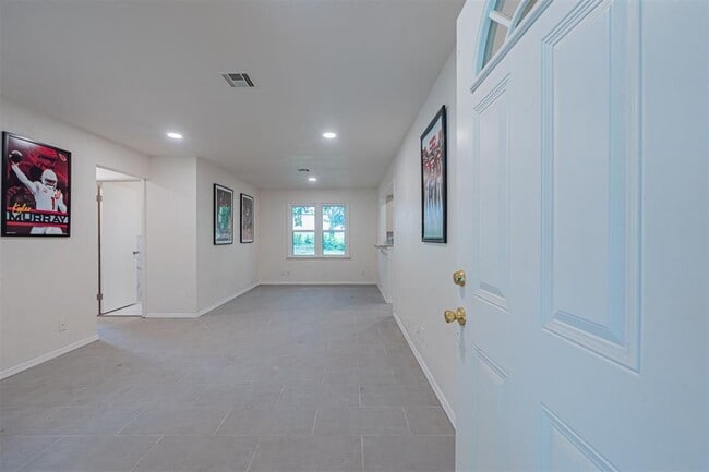 Photo - 1512 Bedford Ln