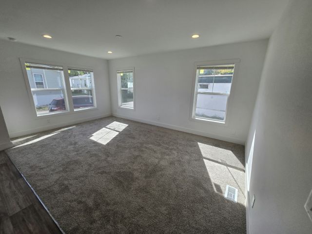 Photo - 203 Spruce Ln