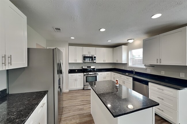Photo - 14006 Honey Bee Ct