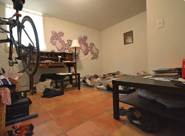 Photo - 4BR 2Bth unit! Great location!