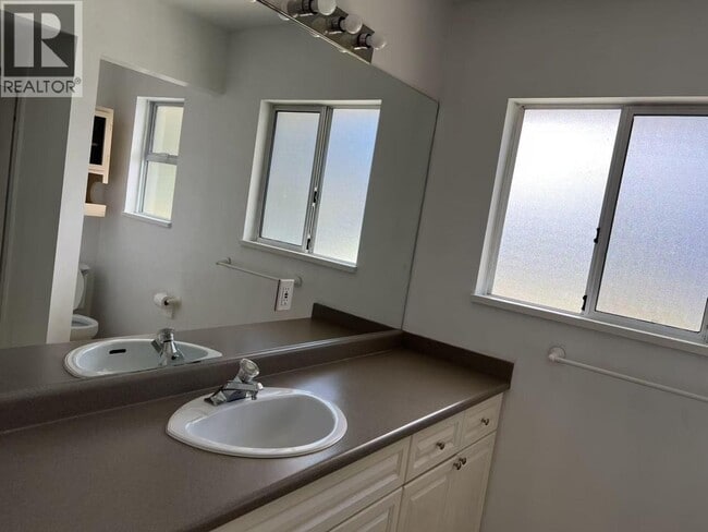 Photo - 8091-8NO3 No. 3 Road