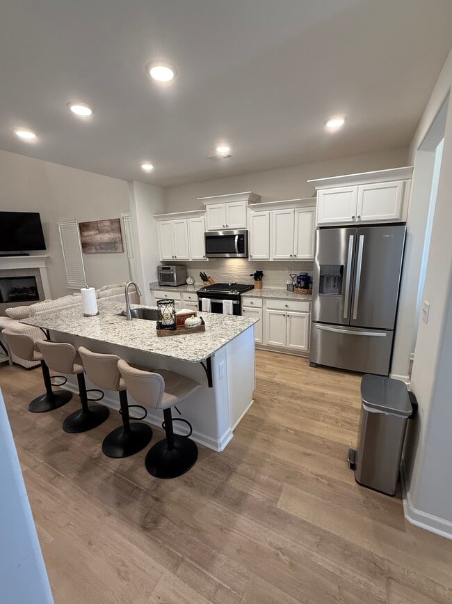 Photo - 430 Maple St