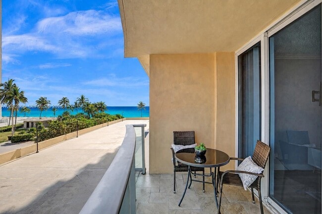 Building Photo - 2501 S Ocean Dr Unit 302