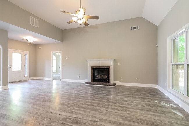 Photo - 905 Vandiver Ct