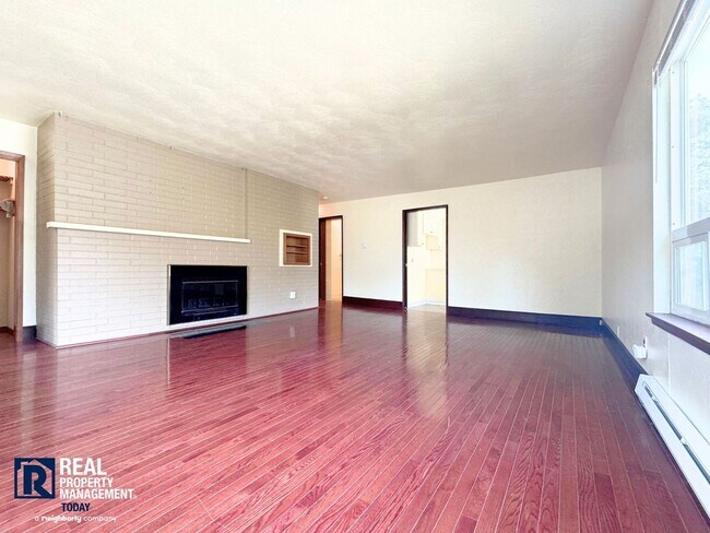 Photo - Charming 2 Bedroom In Fircrest! Unidad Upper