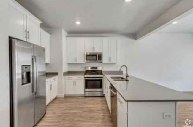 Building Photo - 988 Sapphire Peak Dr Rental