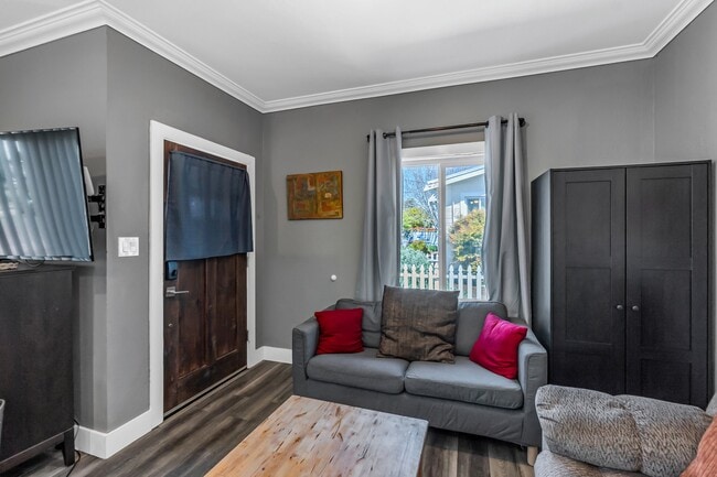 Photo - 701 Railroad Ave Unidad A