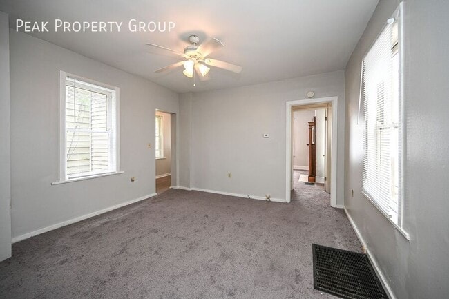 Photo - 2344 Victor St Unit 2344