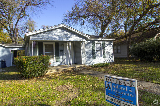 Building Photo - ***Adorable Cottage-Walk to UNT & Denton S... Rental