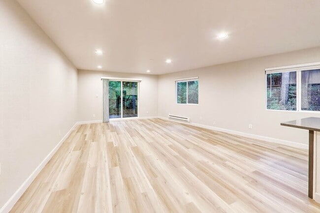 Photo - 25 Devonshire Blvd Unit 01