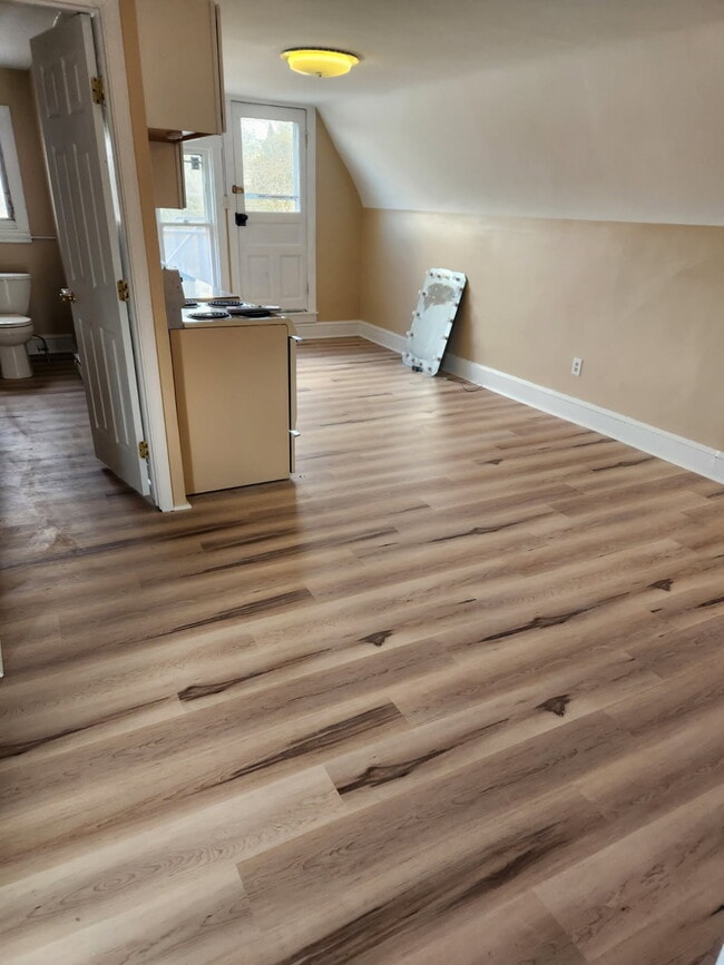 Photo - 437 E 1st St Unidad 3