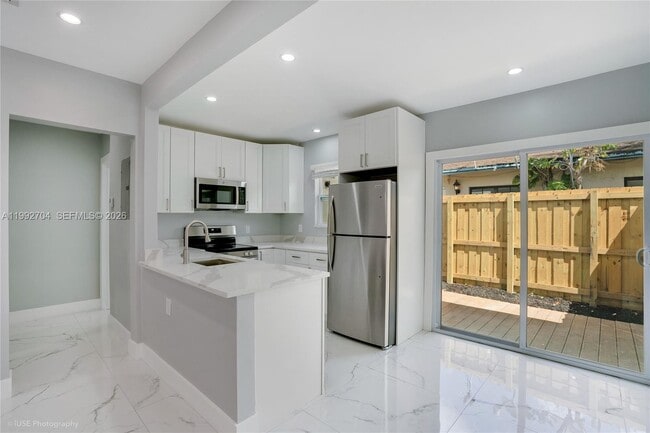 Photo - 907 SW 15th Terrace Unit 1-2