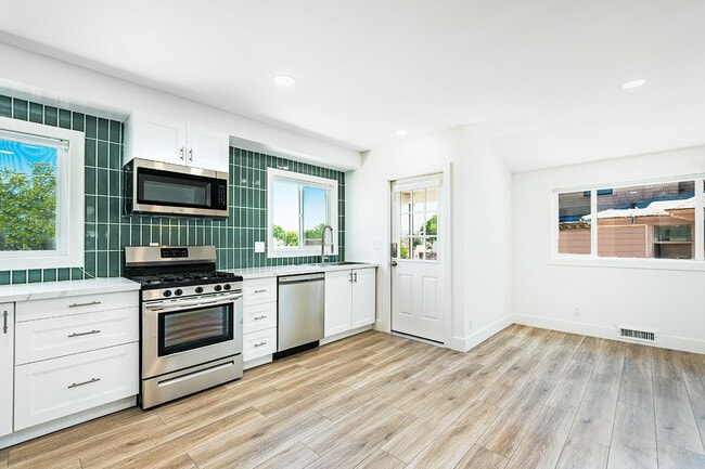 Photo - 782 Forest St