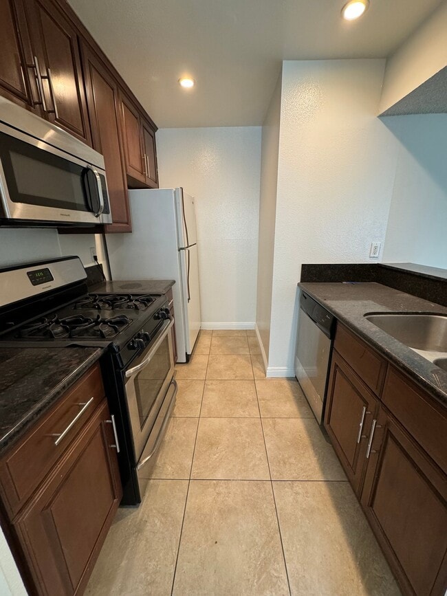 Photo - 10911 Rochester Ave Unidad 304