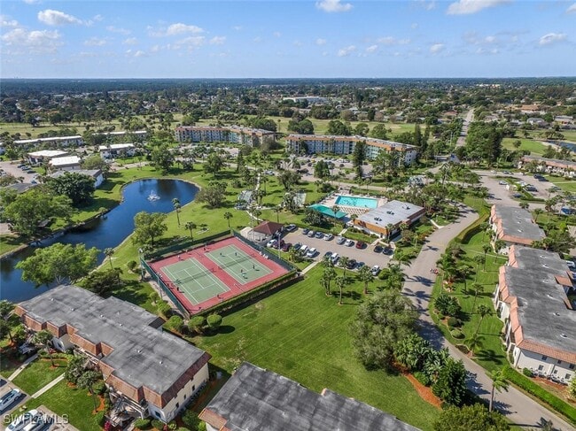 Building Photo - 4380 27th Ct SW Unit 1