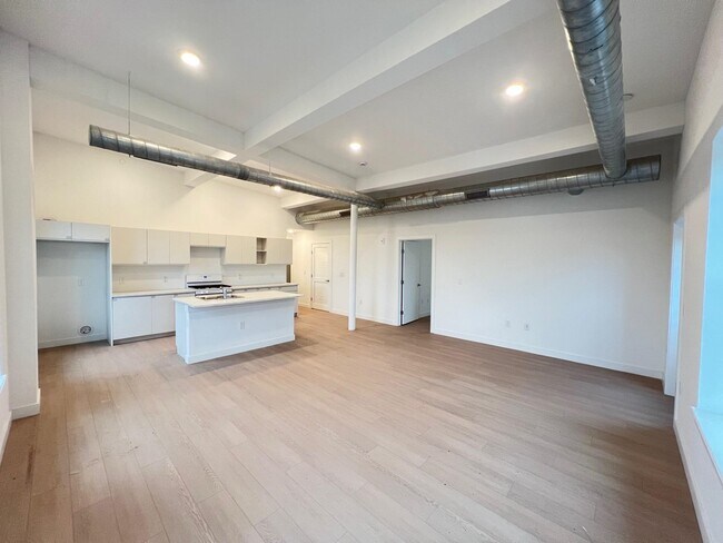 Photo - 141 Christopher Columbus Dr Unit #3