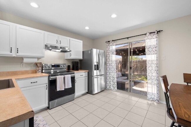 Photo - 2 Bedroom, 1 Bath Home on a Cul-de-Sac in Horizon Pointe