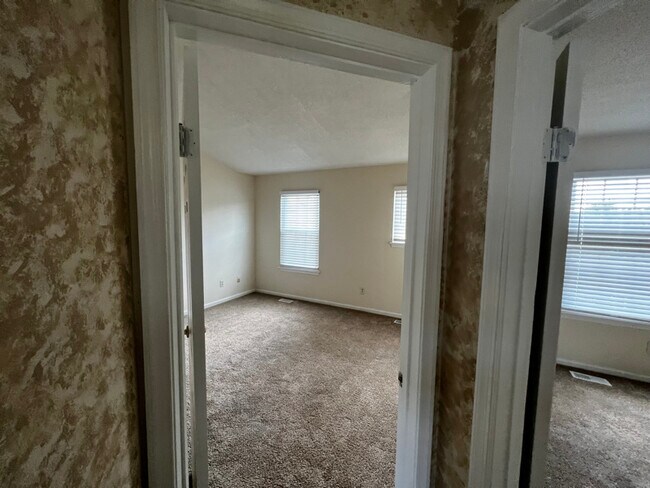 Photo - 343 Lee's Ml Dr