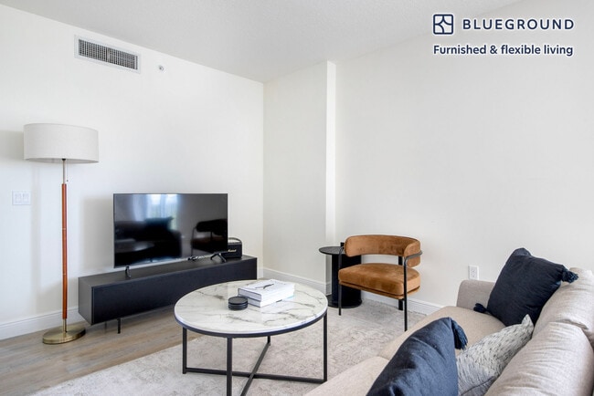 Photo - 987 SW 37th Ave Unidad FL7-ID71